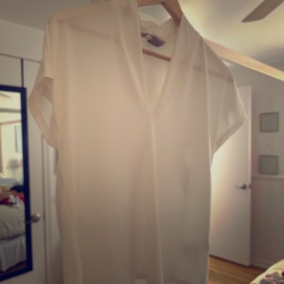 White blouse - Picture 1 of 1